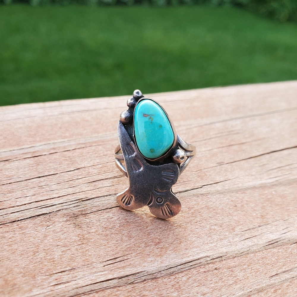 Vintage Handmade Navajo Torquoise Sterling Silver Ring  (Size 5 1/2)
